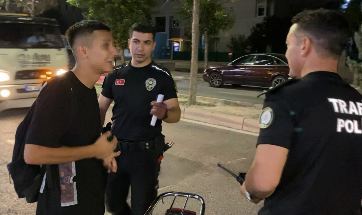 Aksaray'da plakas�z motosikletle yakalanan s�r�c�: Yak�ndan �ekme �irkin ��k�yorum