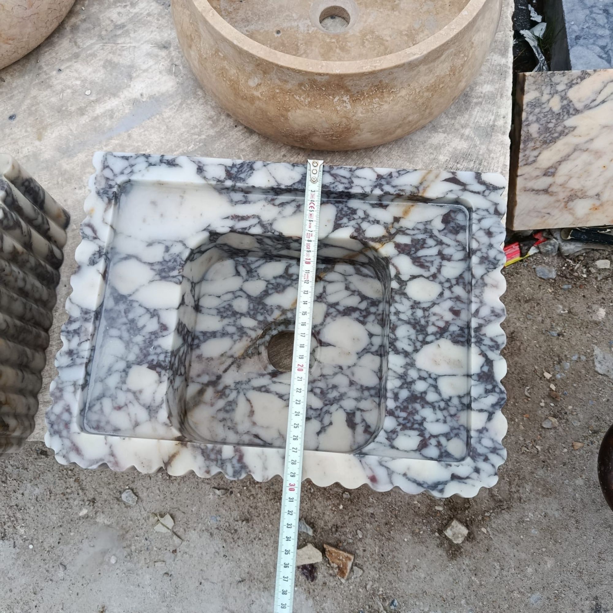 🔥 Custom Calacatta Marble Double Sink – Luxury Meets Design Hand-carved from a single block of real Calacatta marble, this stunning double sink set features bamboo-style detailing and works as both a wall-mounted or countertop installation. Perfect for luxury bathrooms, yachts, hotels, cafes, and modern interiors.  📐 15.75" x 11.81" x 5.91" – Approx. 30kg each 📦 Ships worldwide in insured wooden crates 🎯 Fully customizable to your design vision  🛒 Order yours now 👉 https://marblesinkco.etsy.com/listing/1893484437/calacatta-marble-double-sink-set-hand