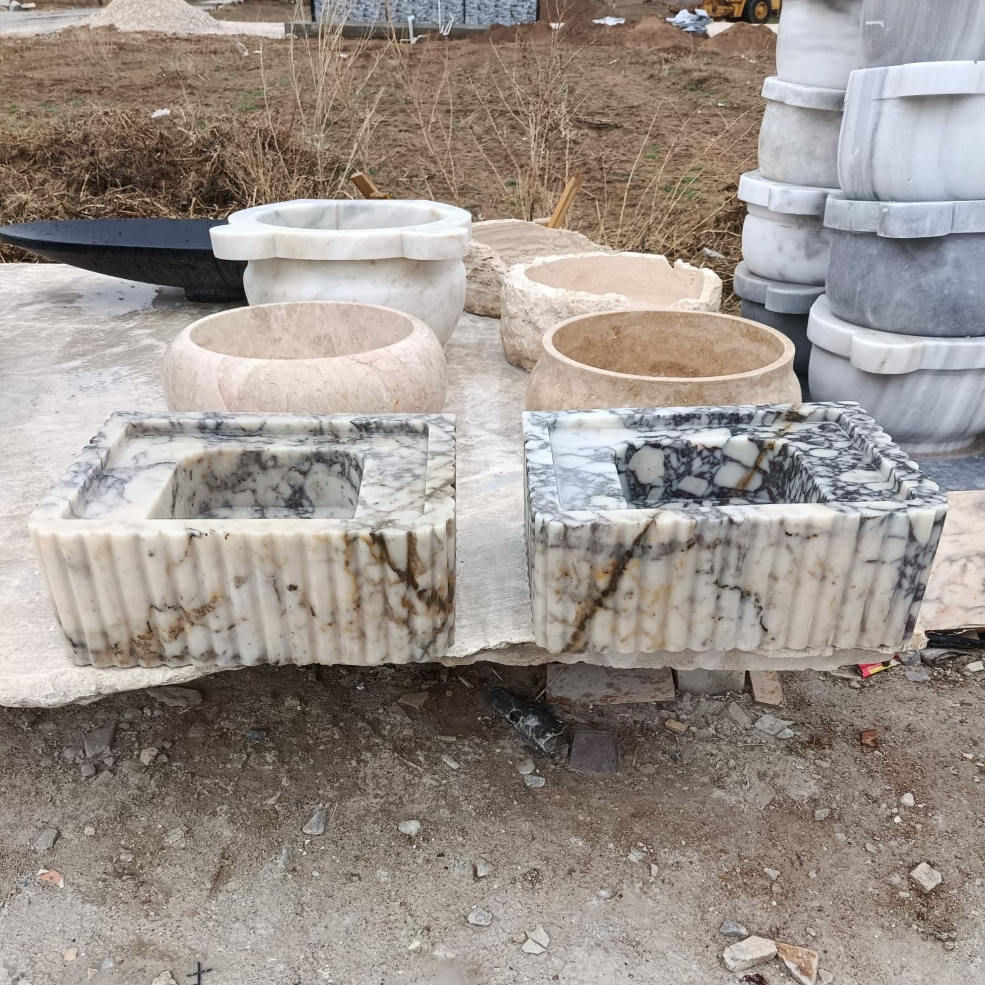 🔥 Custom Calacatta Marble Double Sink – Luxury Meets Design Hand-carved from a single block of real Calacatta marble, this stunning double sink set features bamboo-style detailing and works as both a wall-mounted or countertop installation. Perfect for luxury bathrooms, yachts, hotels, cafes, and modern interiors.  📐 15.75" x 11.81" x 5.91" – Approx. 30kg each 📦 Ships worldwide in insured wooden crates 🎯 Fully customizable to your design vision  🛒 Order yours now 👉 https://marblesinkco.etsy.com/listing/1893484437/calacatta-marble-double-sink-set-hand