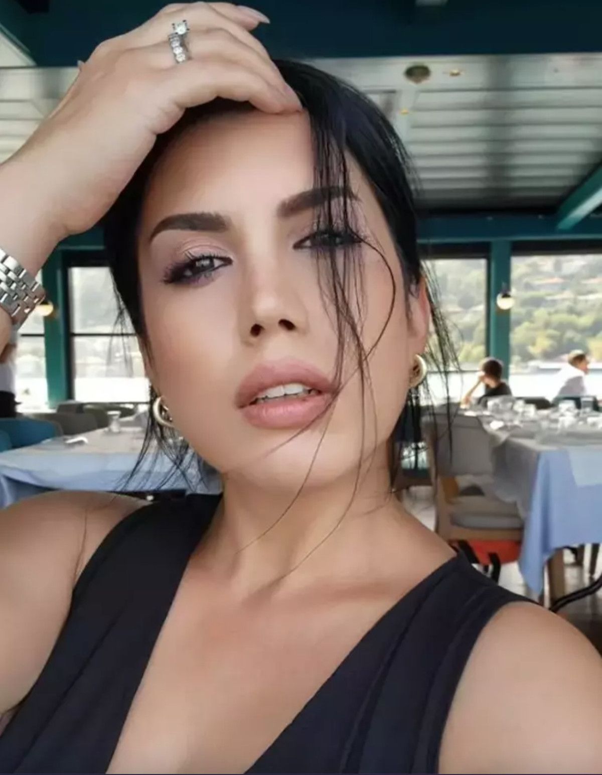 �zcan Deniz'in k�z karde�i Sibel Semerci a��klama yapt�: "Ailenin y�z karas�s�n"