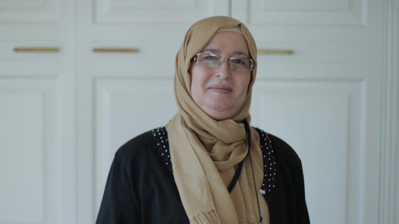 Diyanet'in hutbesi kad�nlar� k�zd�rd�: �nl� yazar ba��rt�s�n� ��karaca��n� ilan etti