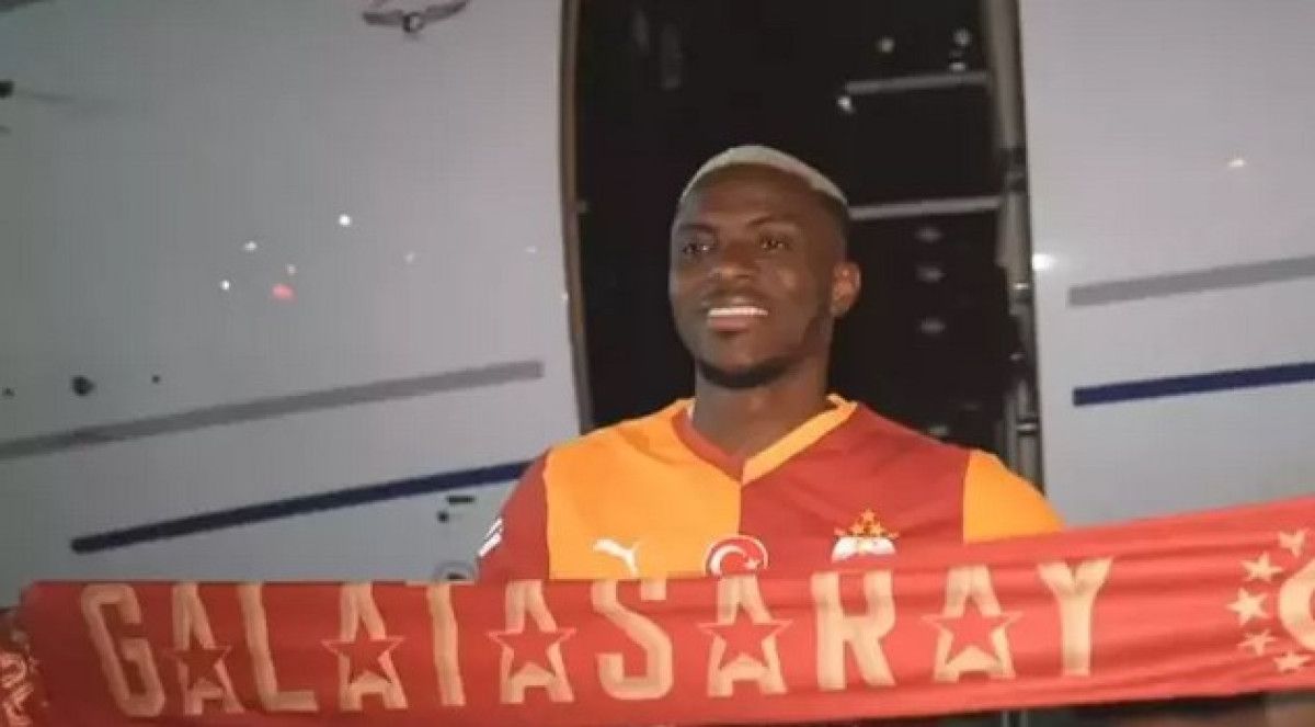 Osimhen'den ilk a��klama: Sevdi�im yere geldim