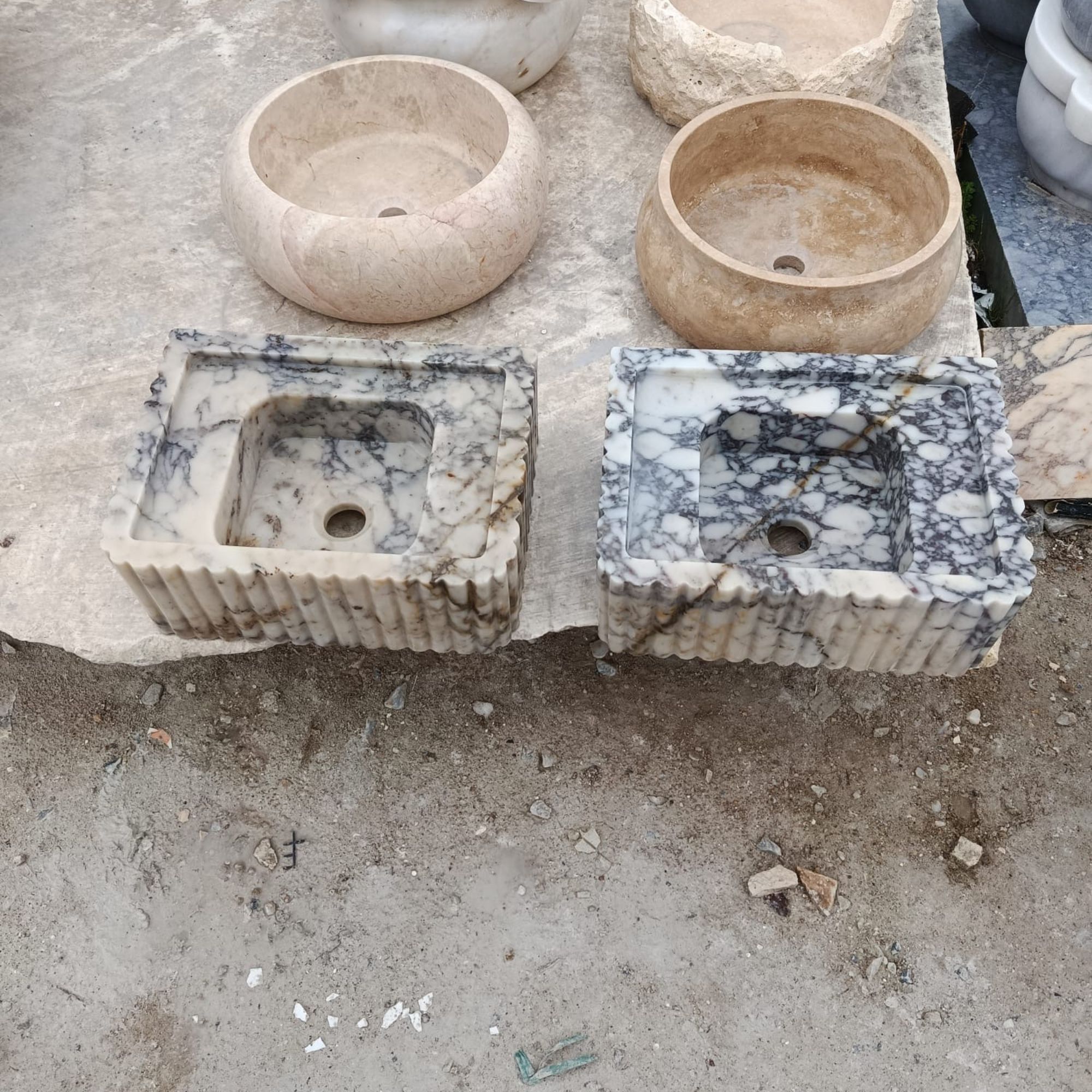 🔥 Custom Calacatta Marble Double Sink – Luxury Meets Design Hand-carved from a single block of real Calacatta marble, this stunning double sink set features bamboo-style detailing and works as both a wall-mounted or countertop installation. Perfect for luxury bathrooms, yachts, hotels, cafes, and modern interiors.  📐 15.75" x 11.81" x 5.91" – Approx. 30kg each 📦 Ships worldwide in insured wooden crates 🎯 Fully customizable to your design vision  🛒 Order yours now 👉 https://marblesinkco.etsy.com/listing/1893484437/calacatta-marble-double-sink-set-hand