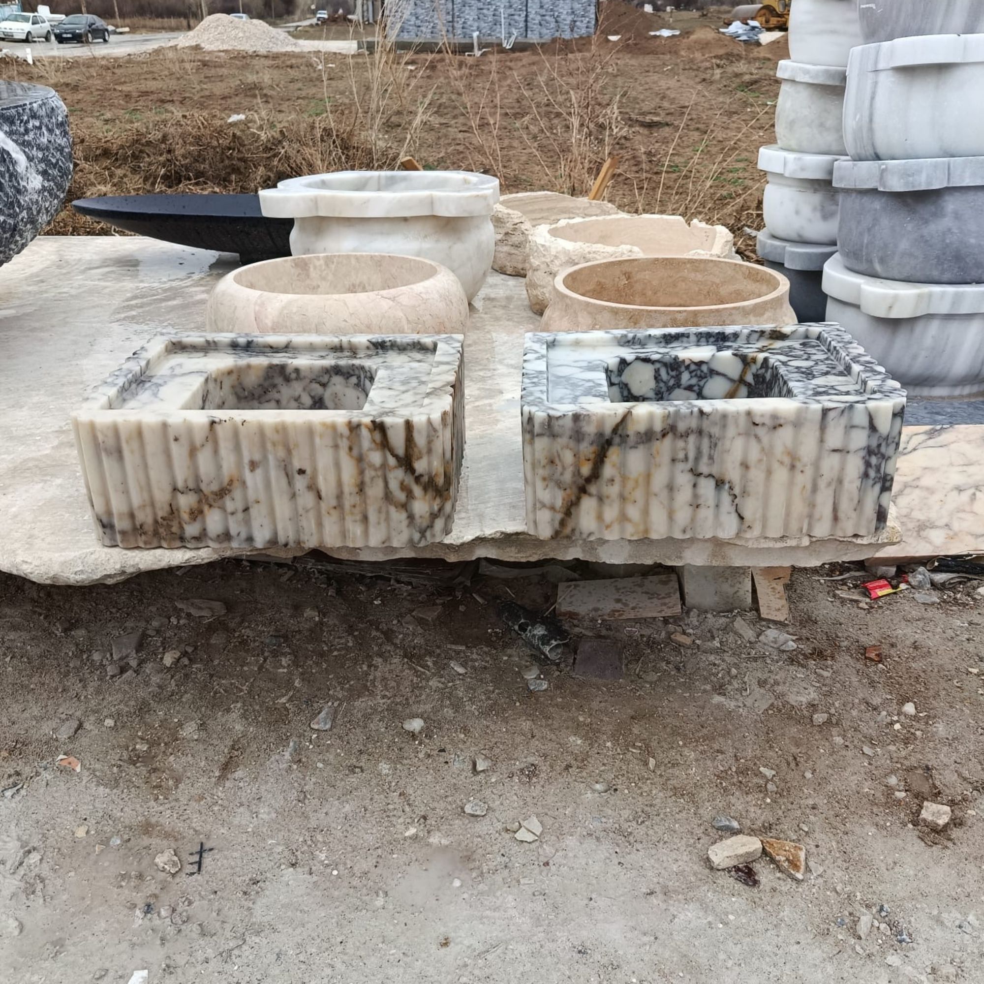 🔥 Custom Calacatta Marble Double Sink – Luxury Meets Design Hand-carved from a single block of real Calacatta marble, this stunning double sink set features bamboo-style detailing and works as both a wall-mounted or countertop installation. Perfect for luxury bathrooms, yachts, hotels, cafes, and modern interiors.  📐 15.75" x 11.81" x 5.91" – Approx. 30kg each 📦 Ships worldwide in insured wooden crates 🎯 Fully customizable to your design vision  🛒 Order yours now 👉 https://marblesinkco.etsy.com/listing/1893484437/calacatta-marble-double-sink-set-hand