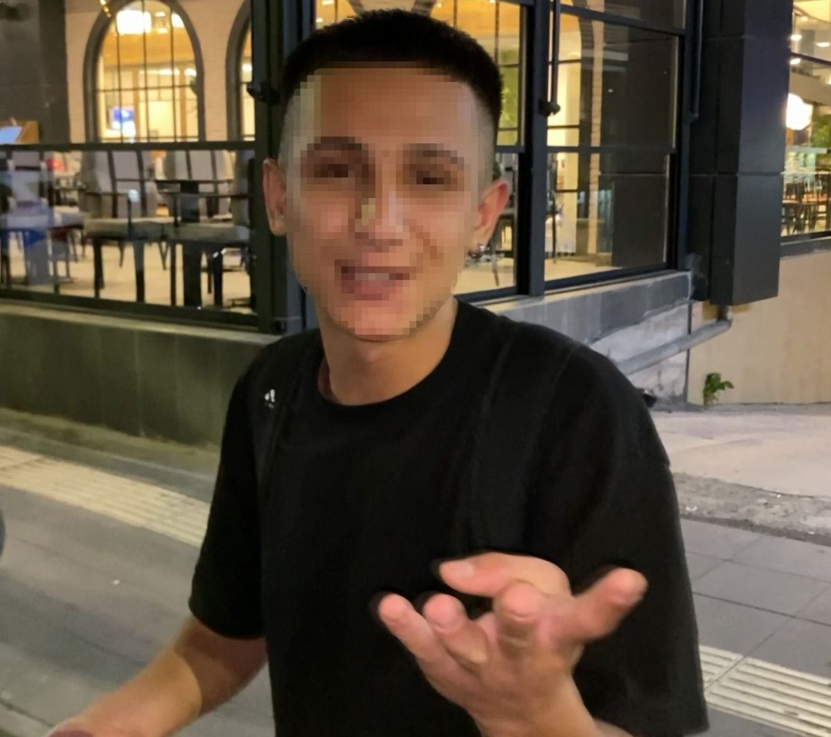 Aksaray'da plakas�z motosikletle yakalanan s�r�c�: Yak�ndan �ekme �irkin ��k�yorum