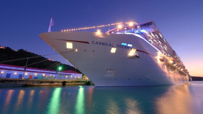 Kabusa d�nen tatil: Gece 3'te alarmlar �ald�, bir yolcu hayat�n� kaybetti! FBI gemide...